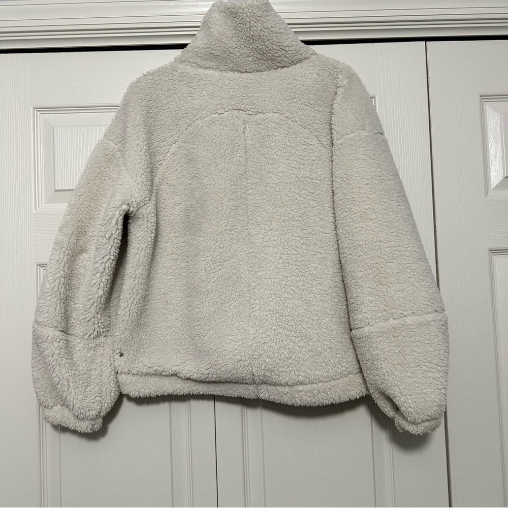 Lululemon Cinchable Fleece Zip Up Jacket in Bone Size 10 EUC - Picture 3 of 12